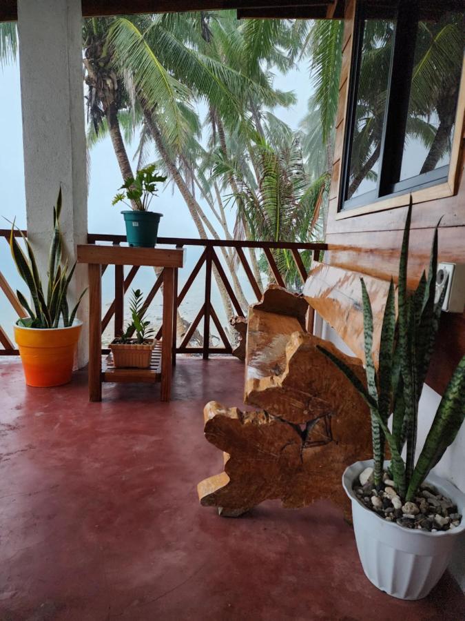 Chue&Larry'S Beachside Homestay Libagon Exterior foto